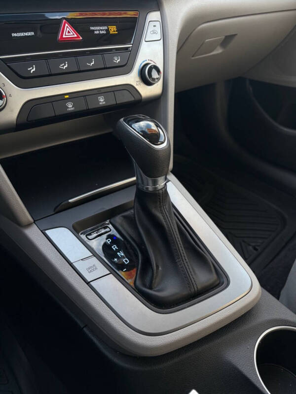 2018 Hyundai Elantra