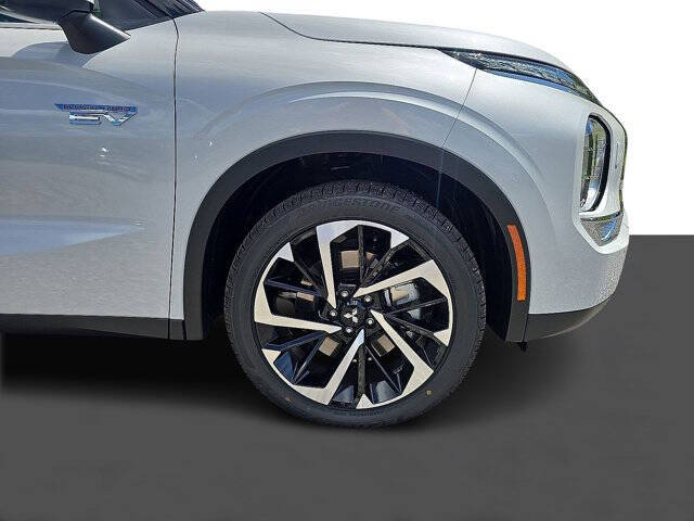 2025 Mitsubishi Outlander PHEV SE