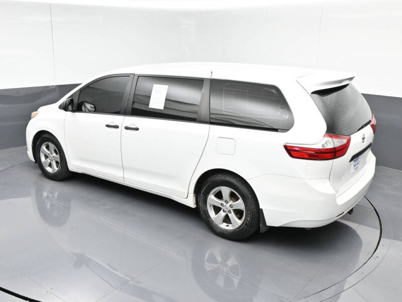 2017 Toyota Sienna L 7-Passenger