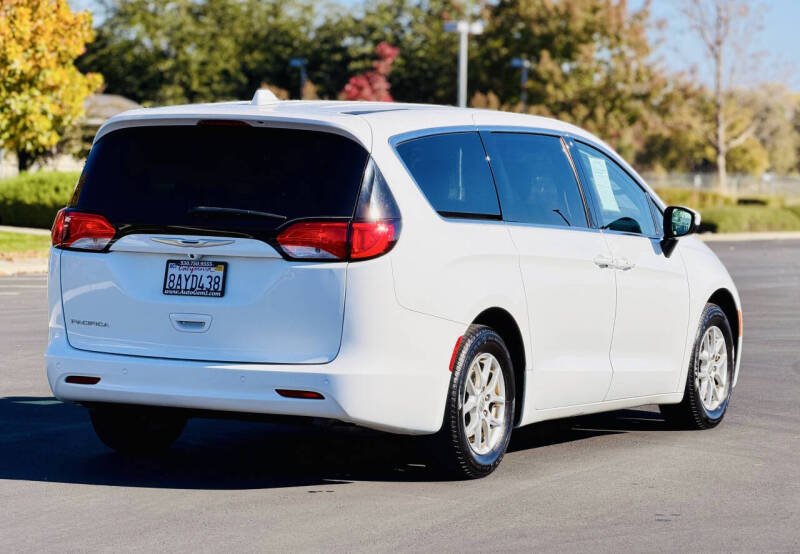 2017 Chrysler Pacifica Touring