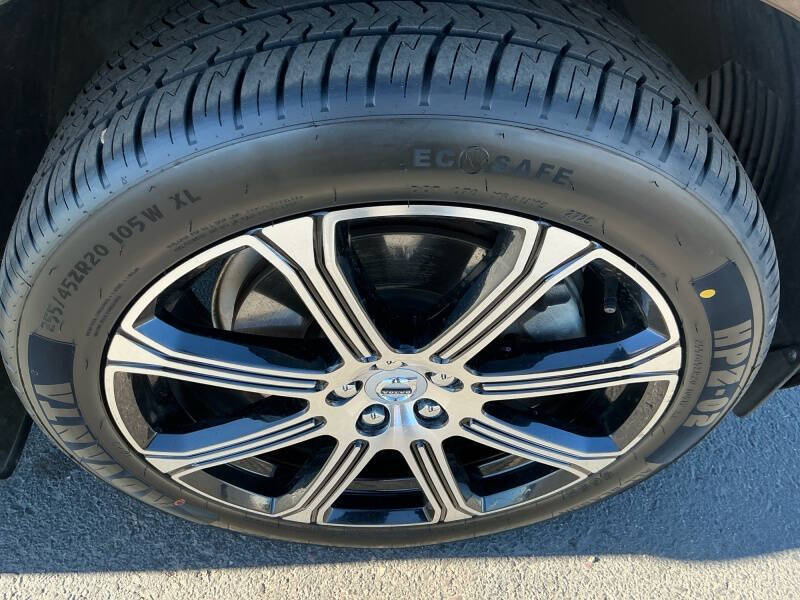 2018 Volvo XC60 T8 eAWD Inscription