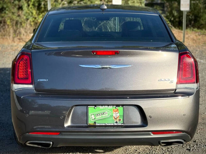 2018 Chrysler 300 S