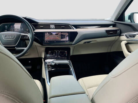 2021 Audi e-tron quattro Premium Plus