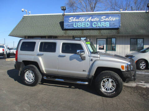 2006 HUMMER H3 for sale at SHULTS AUTO SALES INC. in Crystal Lake IL