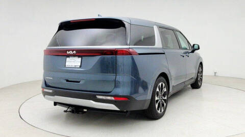 2024 Kia Carnival EX