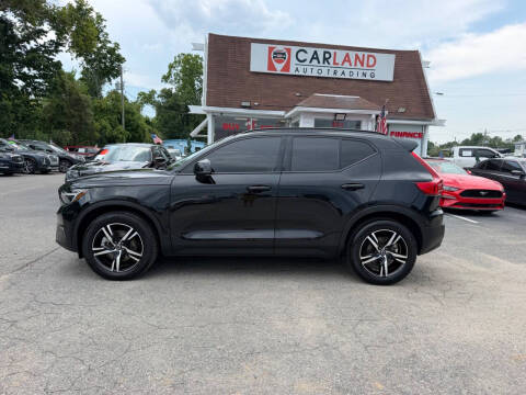 2024 Volvo XC40 B5 Core Dark Theme