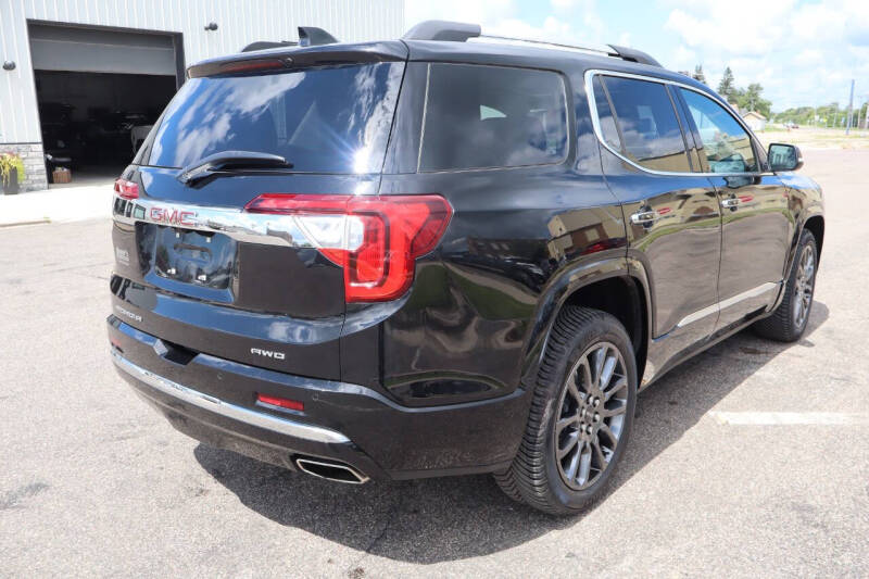 2023 GMC Acadia Denali