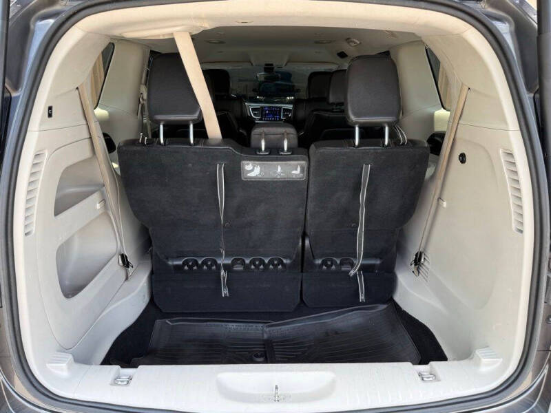 2017 Chrysler Pacifica Touring-L