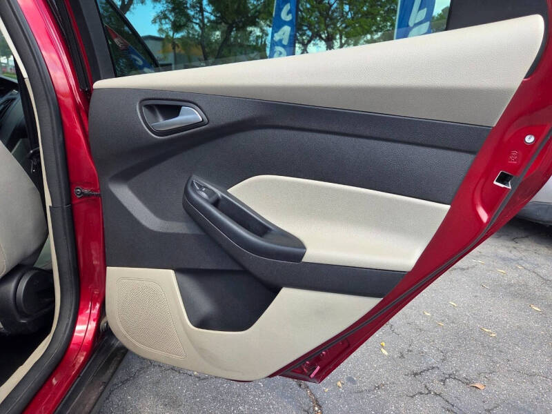 2017 Ford Focus SE