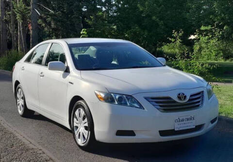 2009 Toyota Camry Hybrid for sale at CLEAR CHOICE AUTOMOTIVE in Milwaukie OR