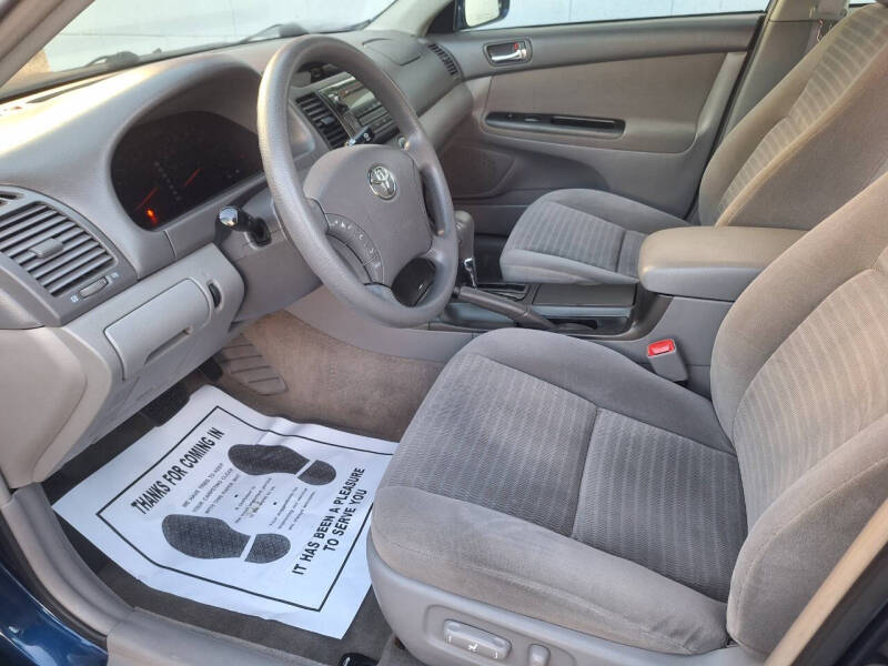 2005 Toyota Camry LE