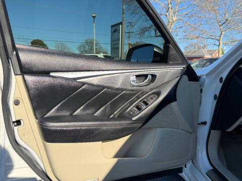 2015 Infiniti Q50 Premium