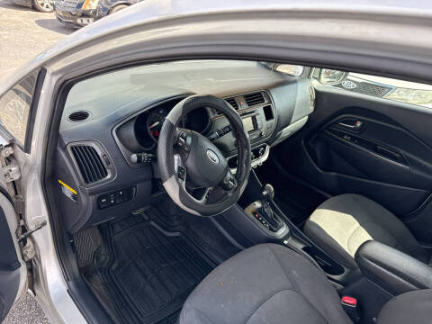 2012 Kia Rio 5-Door EX