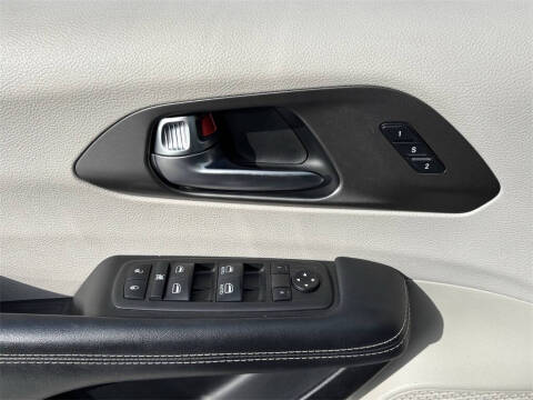 2021 Chrysler Pacifica Touring L