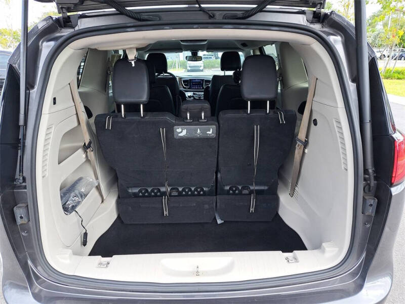 2019 Chrysler Pacifica Touring L