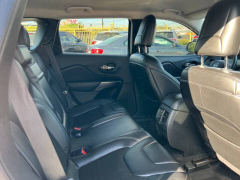 2019 Jeep Cherokee Latitude Plus