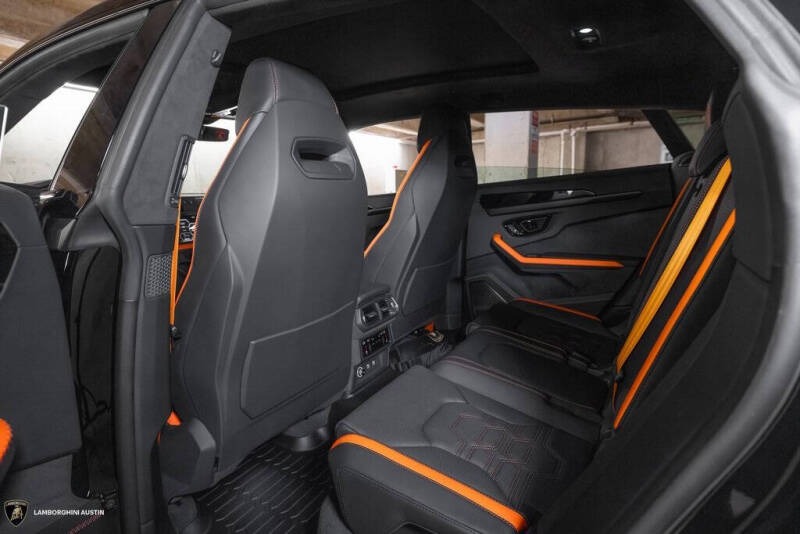 2025 Lamborghini Urus SE