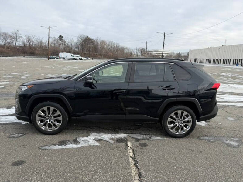 2019 Toyota RAV4 XLE Premium