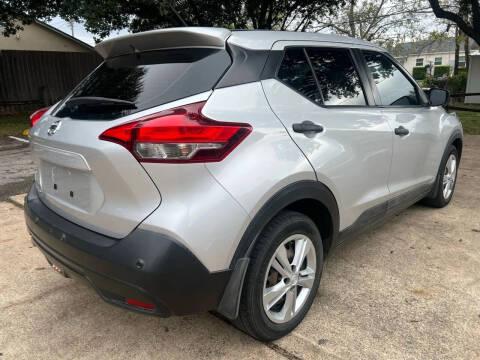 2020 Nissan Kicks S