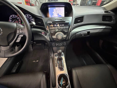2013 Acura ILX 2.0L w/Tech