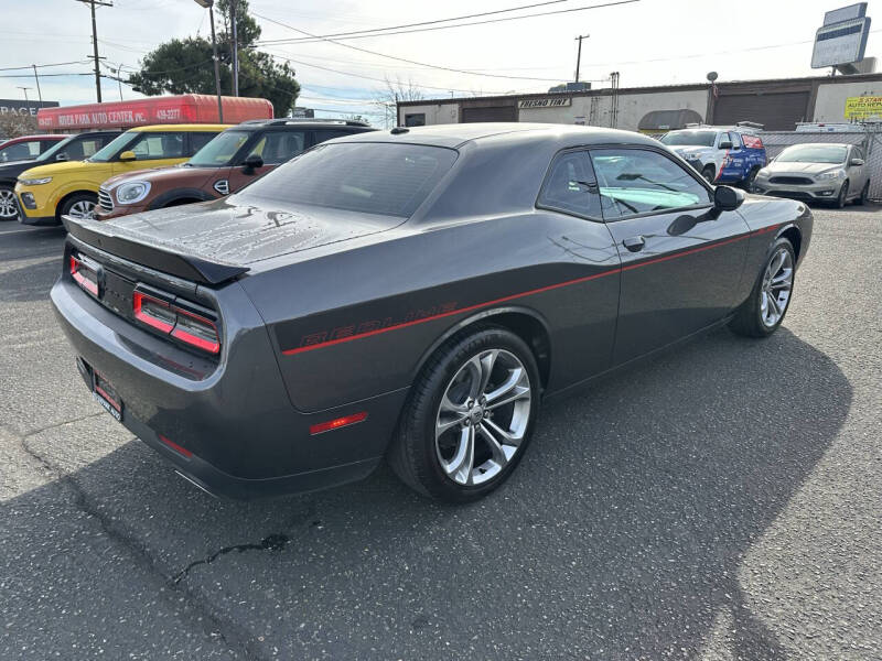 2020 Dodge Challenger SXT