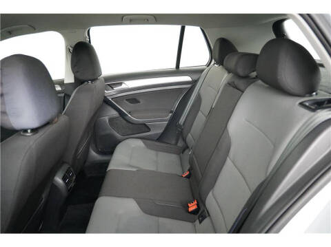 2016 Volkswagen e-Golf SE