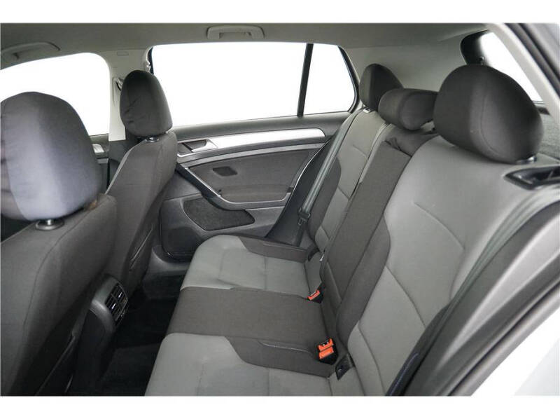 2016 Volkswagen e-Golf SE