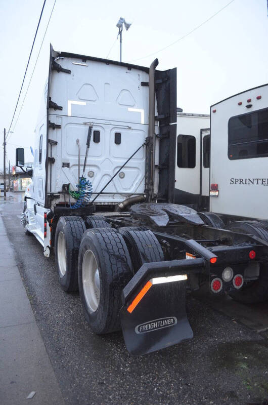 2015 Freightliner Cascadia