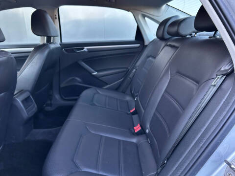 2018 Volkswagen Passat 2.0T R-Line