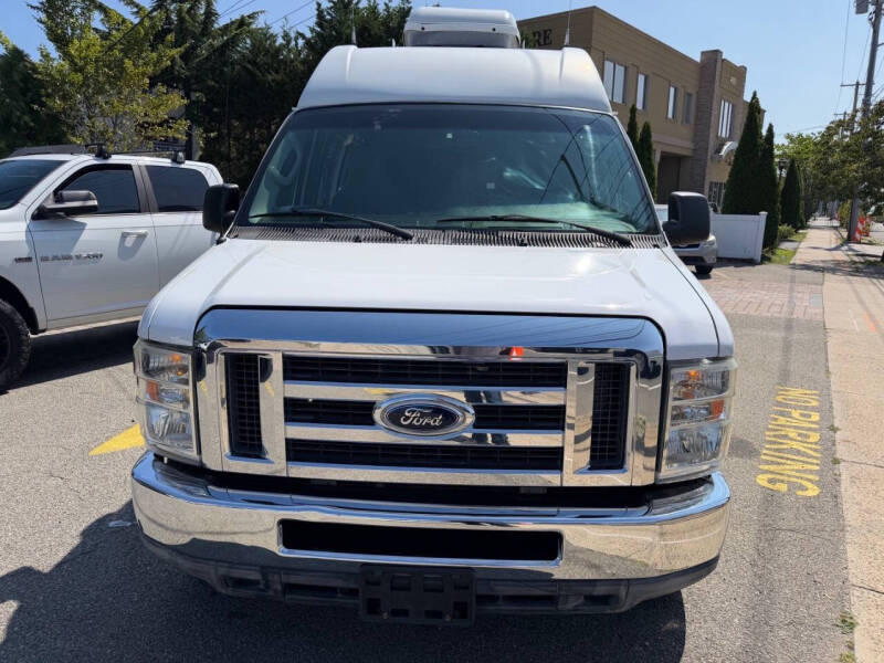2011 Ford E-Series E-350 SD