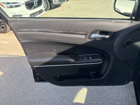 2022 Chrysler 300 Touring