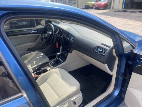 2018 Volkswagen Golf TSI S