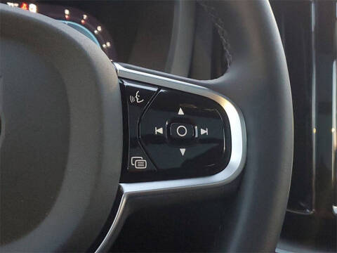 2025 Volvo XC60 B5 Plus Dark Theme