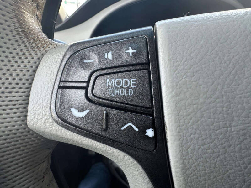 2014 Toyota Sienna SE 8-Passenger