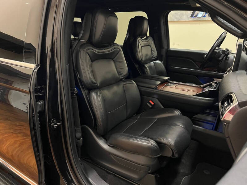 2022 Lincoln Navigator L Reserve