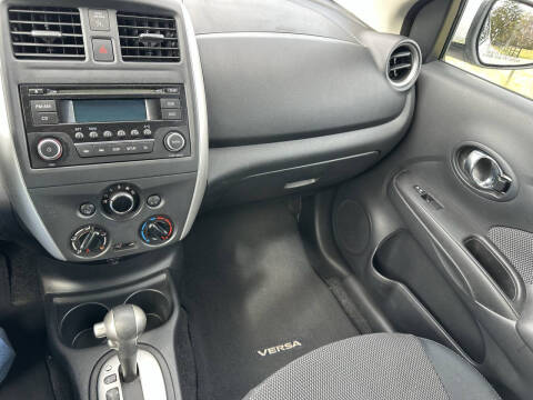 2015 Nissan Versa 1.6 S