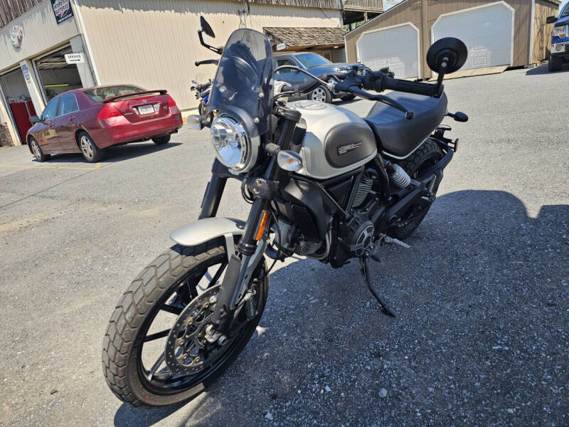 2017 Ducati Scrambler Silver Ice Ed