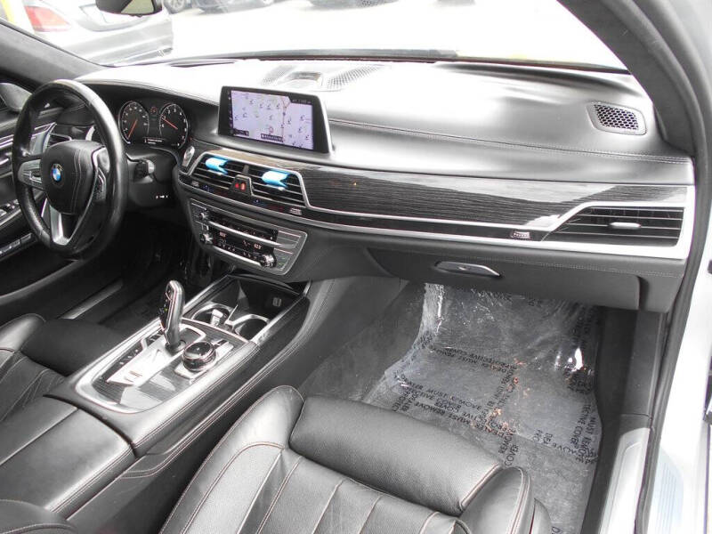 2016 BMW 7 Series 750i