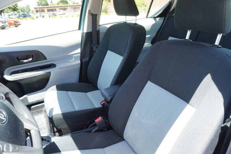 2013 Toyota Prius c Two