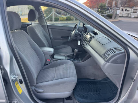 2005 Toyota Camry LE V6