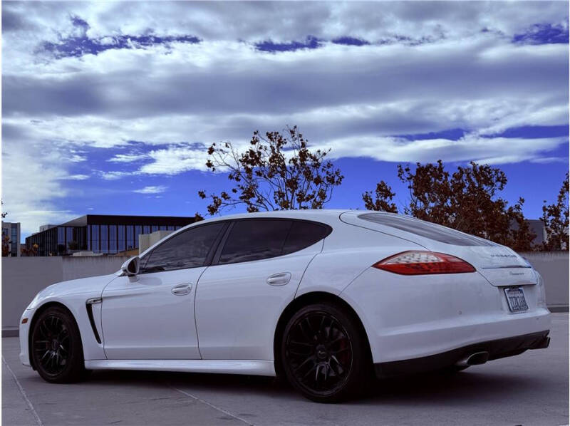 2011 Porsche Panamera 4