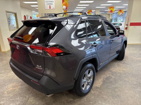 2022 Toyota RAV4 Hybrid XLE