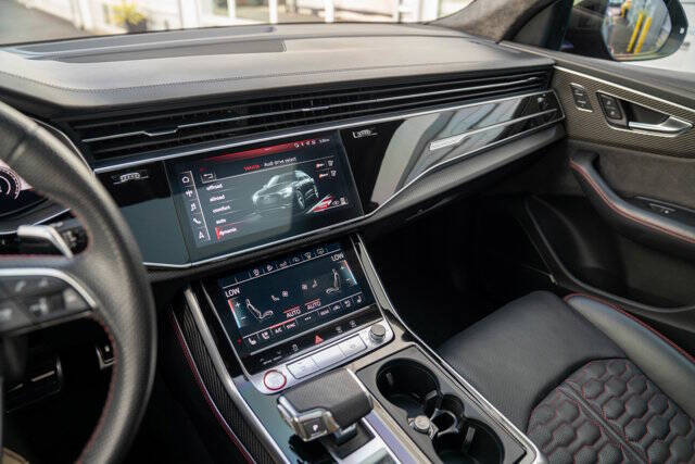 2020 Audi RS Q8 24