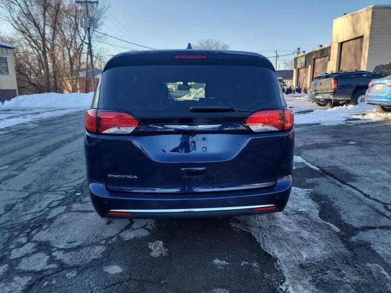 2017 Chrysler Pacifica Touring-L Plus