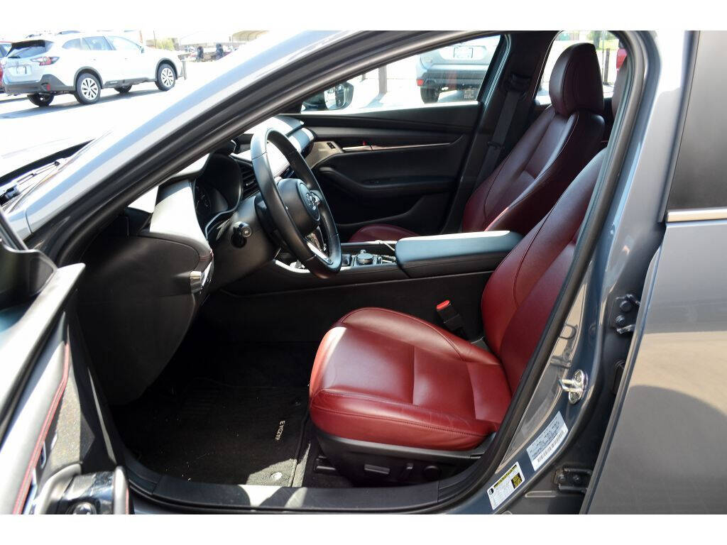 2023 Mazda Mazda3 Hatchback for sale at EARL DUFF PRE-OWNED CENTER in Harriman, TN