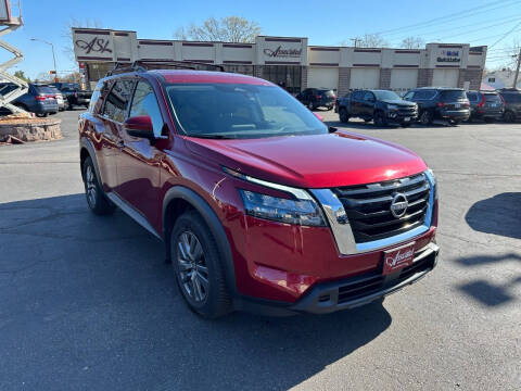2023 Nissan Pathfinder SV