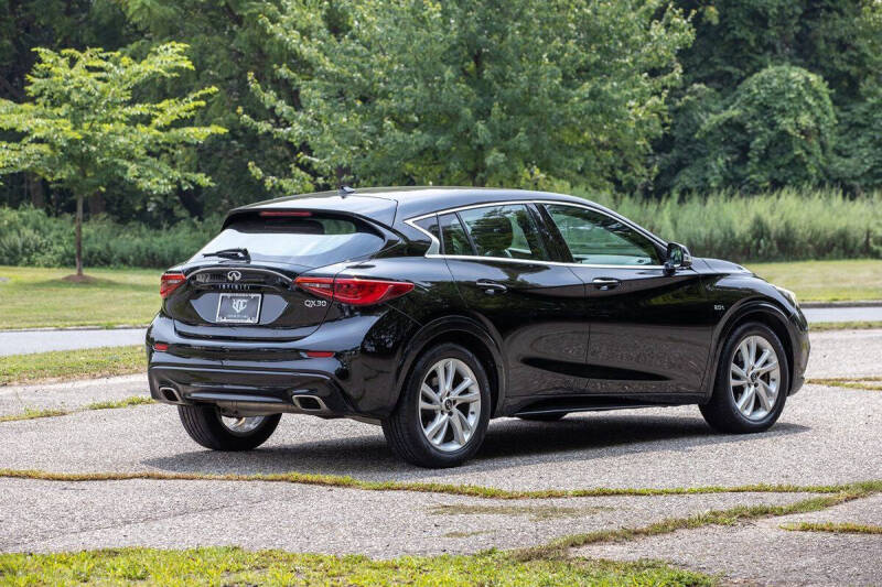 2017 Infiniti QX30 Luxury