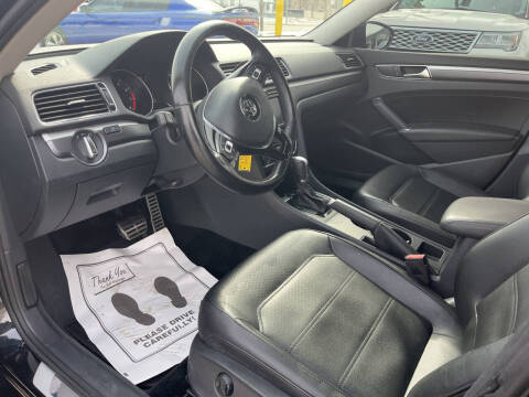 2017 Volkswagen Passat 1.8T R-Line