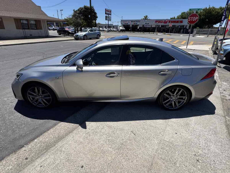 2017 Lexus IS 200t