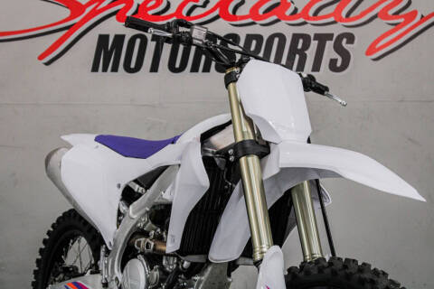 2024 Yamaha YZF-R7 GP 60th Anniversary Edi